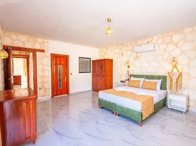 Perla Hotel *